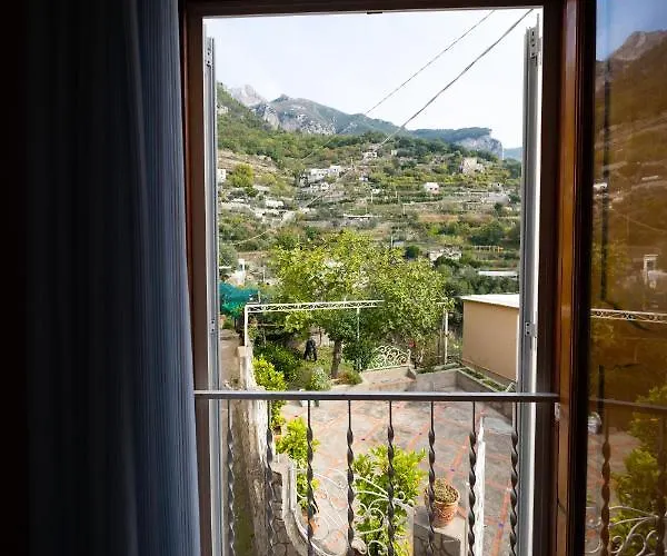 弗吉尼亚度假屋 *