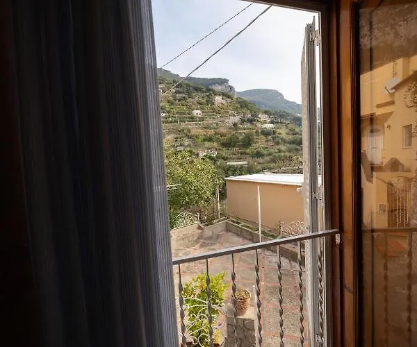 弗吉尼亚度假屋 *